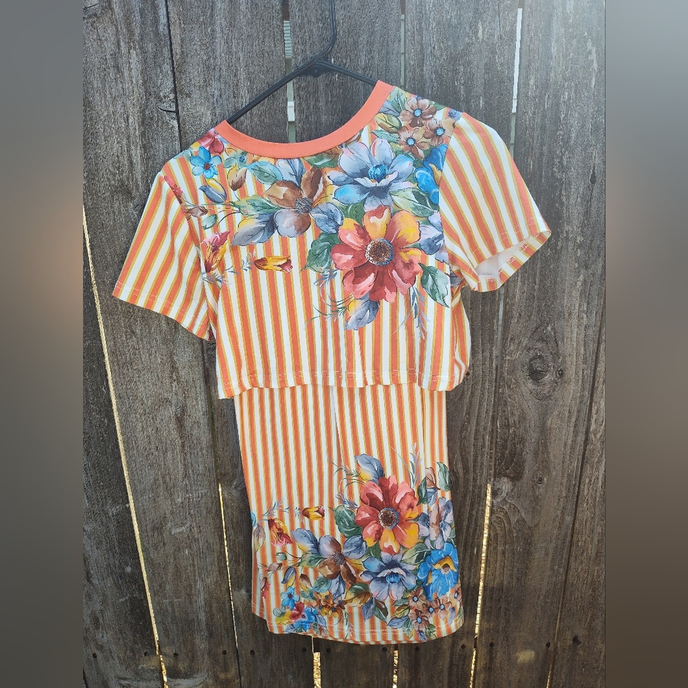 NWOT pink daisy outfit!!